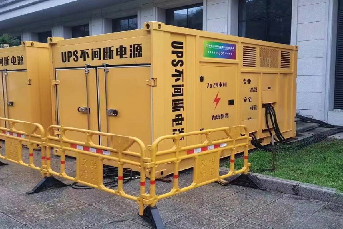 新城镇发电机租赁施工现场